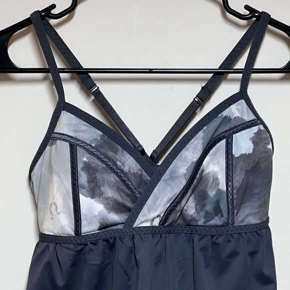 NWOT Lululemon Rehearsal Tank White Grey Coal Tinted Tank Sz 8 - Picture 5 of 8